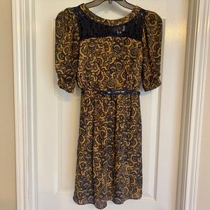 Elegant paisley dress in mustard and navy